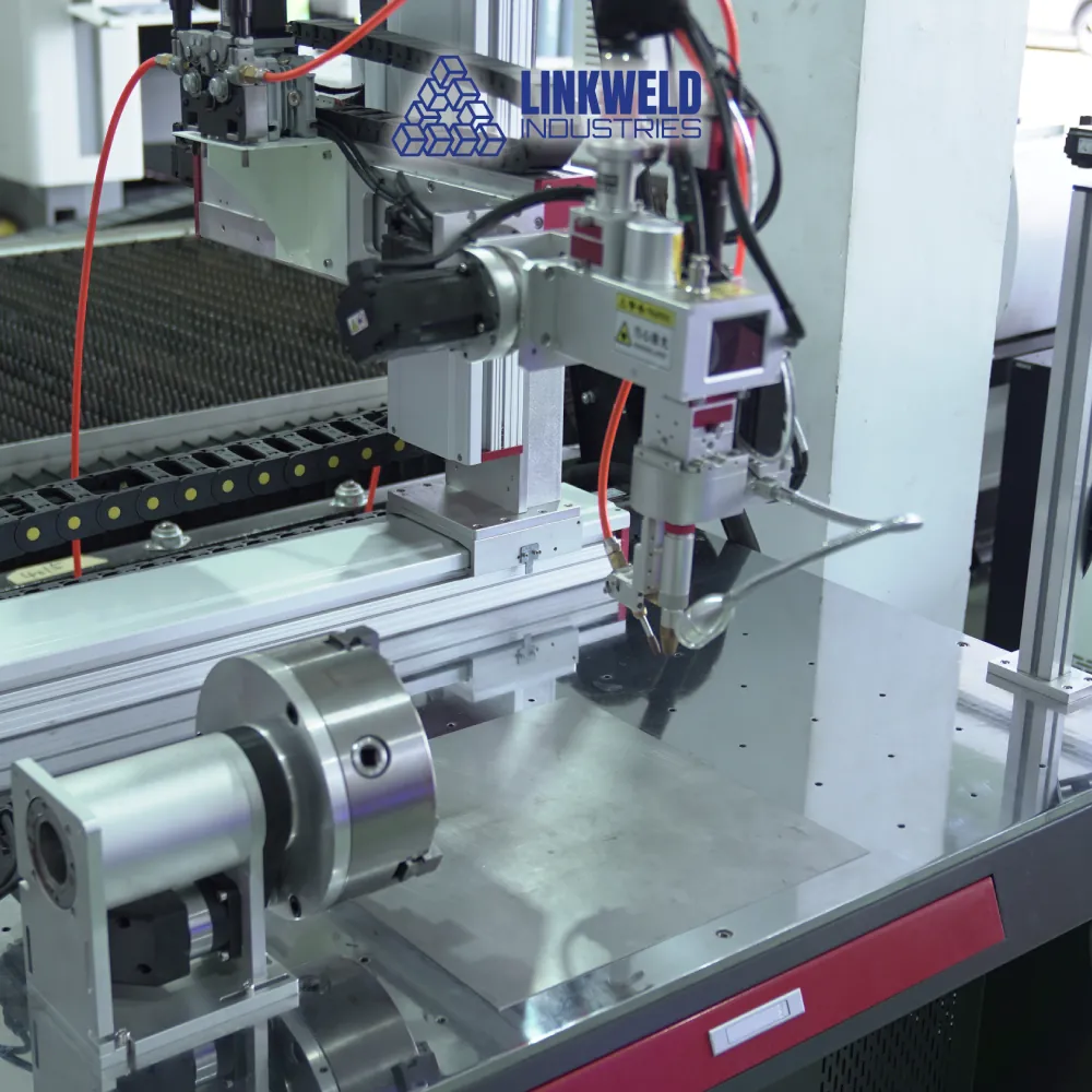 เครื่องเชื่อมไฟเบอร์เลเซอร์ / เครื่องเชื่อมเลเซอร์ Linkweld Industries รุ่น 7 แกน - Image 3